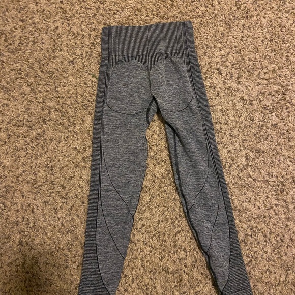 Gymshark high waisted leggings - Picture 2 of 2